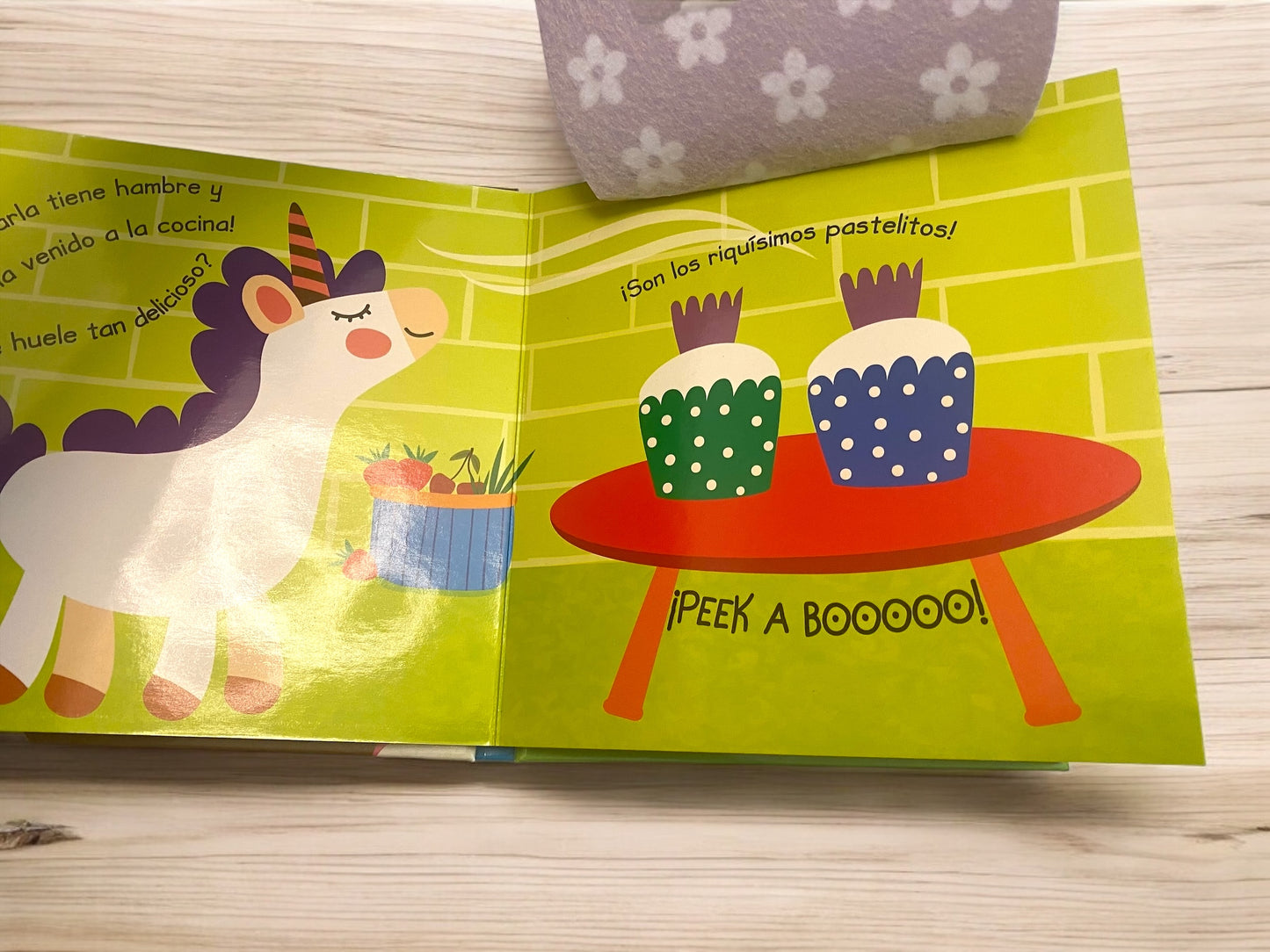 Libro desde 0 años Peekaboo Unicornios Libro Con Solapas De Fieltro