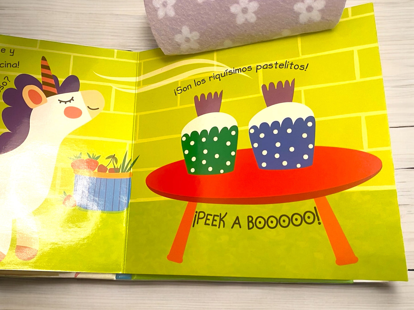 Libro desde 0 años Peekaboo Unicornios Libro Con Solapas De Fieltro